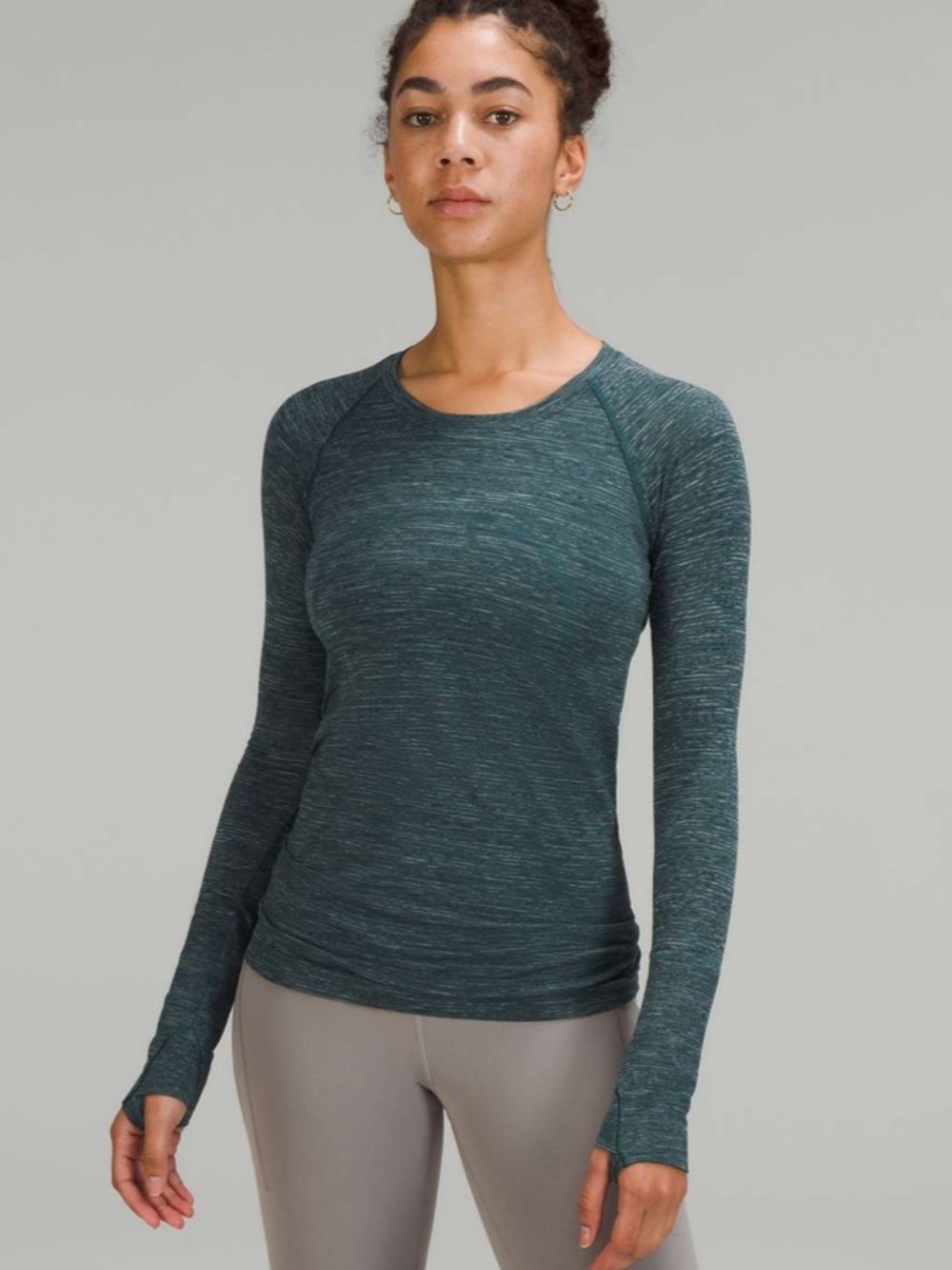 Lululemon Swiftly Tech Long Sleeve
Shirt 2.0 Wee Are From Space Green Jasper